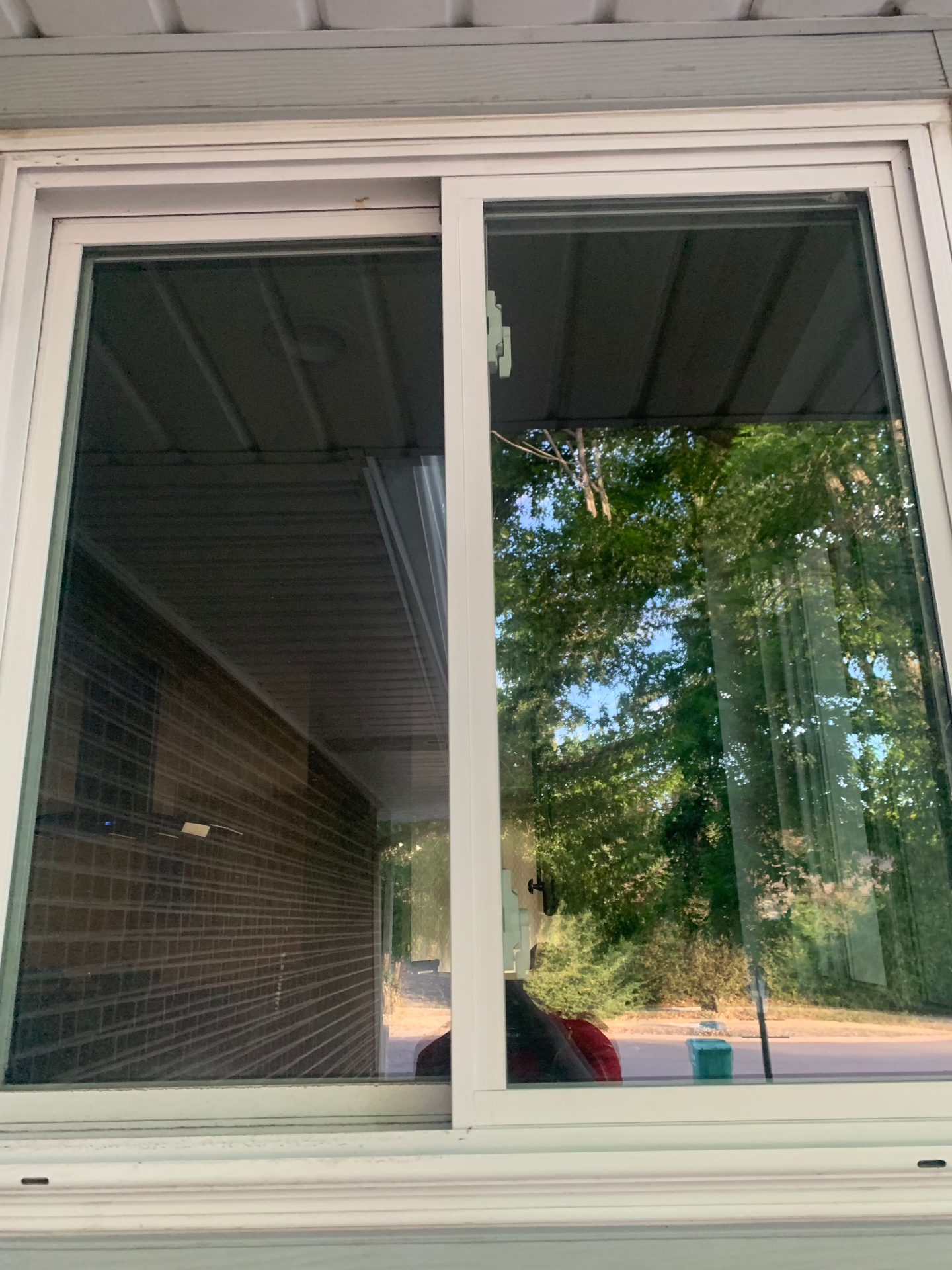 Bay window, sliding sash